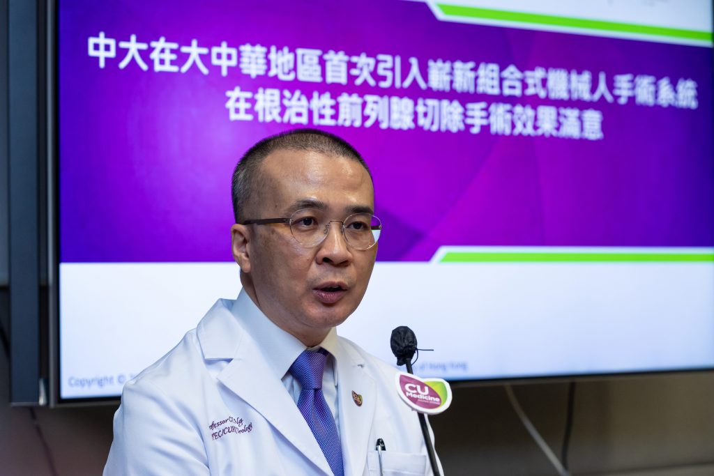 吳志輝教授表示在新型的組合式機械人和現有的機械人手術系統配合下，能有助醫護更有效調度手術資源，為微創手術發展開拓更多可能性。